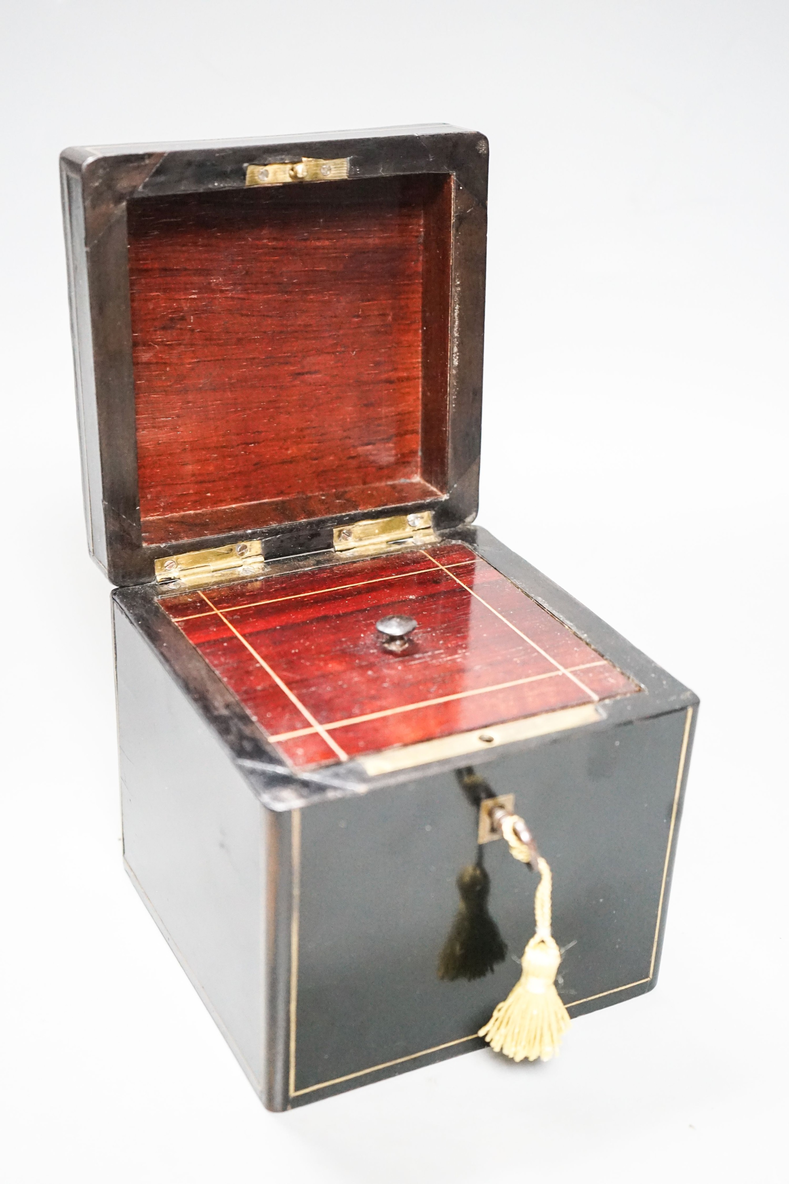 A late 19th century French tea caddy with boulle work to lid 13cm